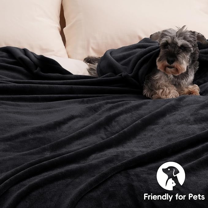PHF Ultra Soft Fleece Blanket King Size, No Shed No Pilling Luxury Plush Cozy 300GSM Lightweight Blanket for Bed, Couch, Chair, Sofa Suitable for All Season, 108" x 90", Black